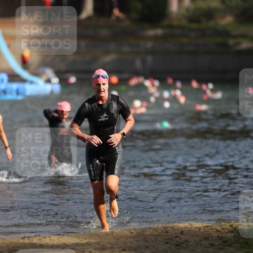 14.09.2025 - Stadtparktriathlon Michael Strokosch http://msf.ph/oto/8870122 14.09.2025 11:11:57 Schwimmen 930, 955, 992, 993, 1011 meine-sportfotos.de