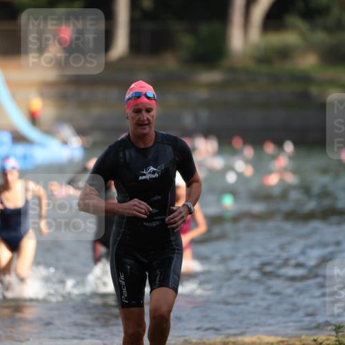 14.09.2025 - Stadtparktriathlon Michael Strokosch http://msf.ph/oto/8870126 14.09.2025 11:11:59 Schwimmen 930, 955, 992, 993, 1011 meine-sportfotos.de
