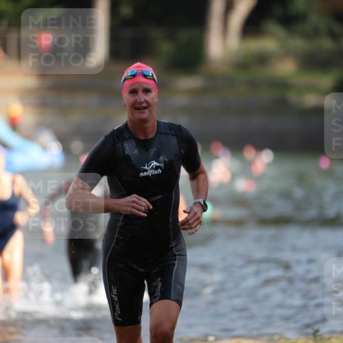 14.09.2025 - Stadtparktriathlon Michael Strokosch http://msf.ph/oto/8870128 14.09.2025 11:12:00 Schwimmen 930, 955, 993, 1011 meine-sportfotos.de