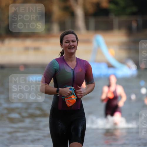 14.09.2025 - Stadtparktriathlon Michael Strokosch http://msf.ph/oto/8870197 14.09.2025 11:12:36 Schwimmen 932, 934, 976, 979, 1015 meine-sportfotos.de