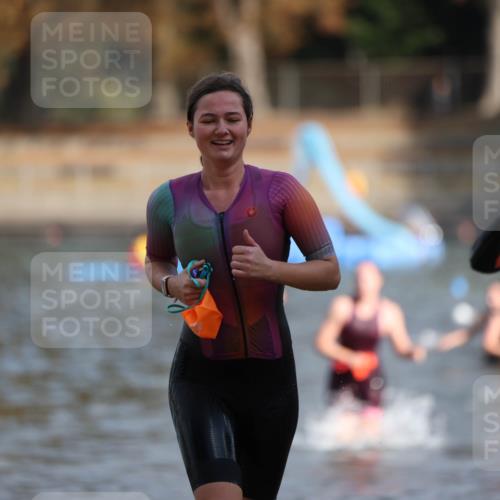 14.09.2025 - Stadtparktriathlon Michael Strokosch http://msf.ph/oto/8870198 14.09.2025 11:12:36 Schwimmen 932, 934, 976, 979, 1015 meine-sportfotos.de
