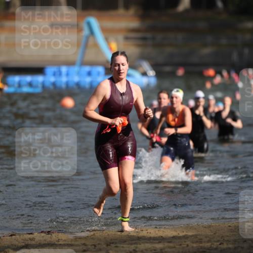 14.09.2025 - Stadtparktriathlon Michael Strokosch http://msf.ph/oto/8870211 14.09.2025 11:12:40 Schwimmen 932, 934, 976, 979, 1015 meine-sportfotos.de