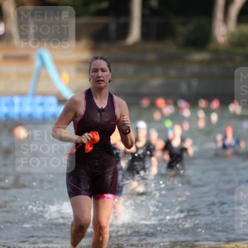 14.09.2025 - Stadtparktriathlon Michael Strokosch http://msf.ph/oto/8870217 14.09.2025 11:12:41 Schwimmen 932, 935, 976, 979, 1015 meine-sportfotos.de