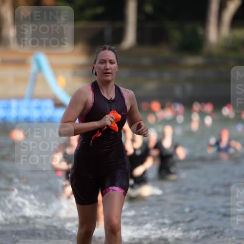 14.09.2025 - Stadtparktriathlon Michael Strokosch http://msf.ph/oto/8870218 14.09.2025 11:12:42 Schwimmen 932, 935, 979, 984, 1015 meine-sportfotos.de