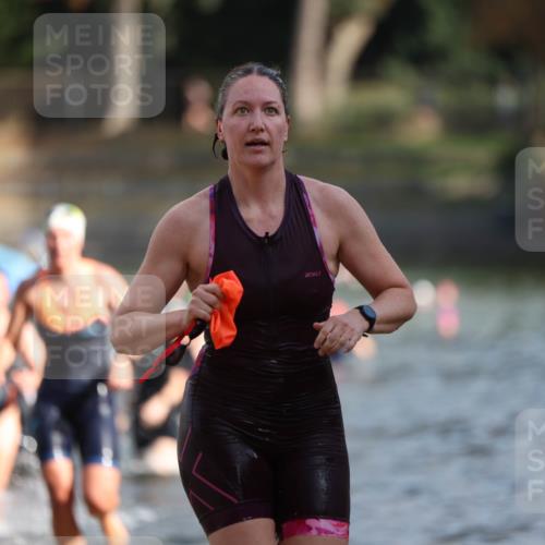 14.09.2025 - Stadtparktriathlon Michael Strokosch http://msf.ph/oto/8870225 14.09.2025 11:12:43 Schwimmen 932, 935, 979, 984, 996, 1015 meine-sportfotos.de