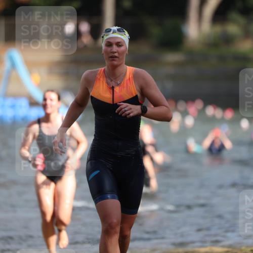 14.09.2025 - Stadtparktriathlon Michael Strokosch http://msf.ph/oto/8870232 14.09.2025 11:12:45 Schwimmen 932, 935, 979, 984, 996, 1015 meine-sportfotos.de