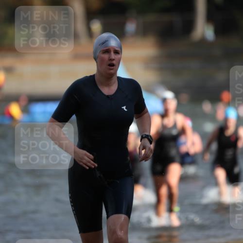 14.09.2025 - Stadtparktriathlon Michael Strokosch http://msf.ph/oto/8870284 14.09.2025 11:12:58 Schwimmen 925, 947, 969, 984, 996, 1006, 1009, 1020 meine-sportfotos.de