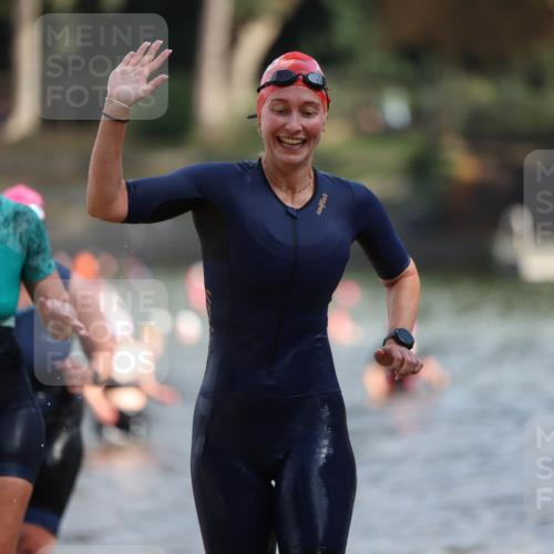 14.09.2025 - Stadtparktriathlon Michael Strokosch http://msf.ph/oto/8870323 14.09.2025 11:13:09 Schwimmen 927, 945, 947, 990, 1001, 1006 meine-sportfotos.de