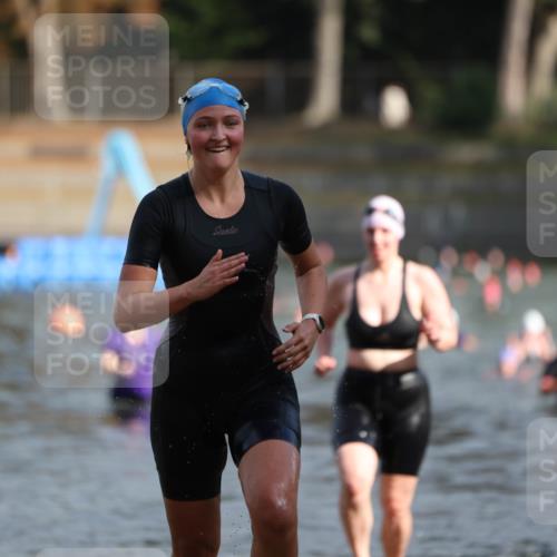14.09.2025 - Stadtparktriathlon Michael Strokosch http://msf.ph/oto/8870342 14.09.2025 11:13:18 Schwimmen 927, 1001 meine-sportfotos.de