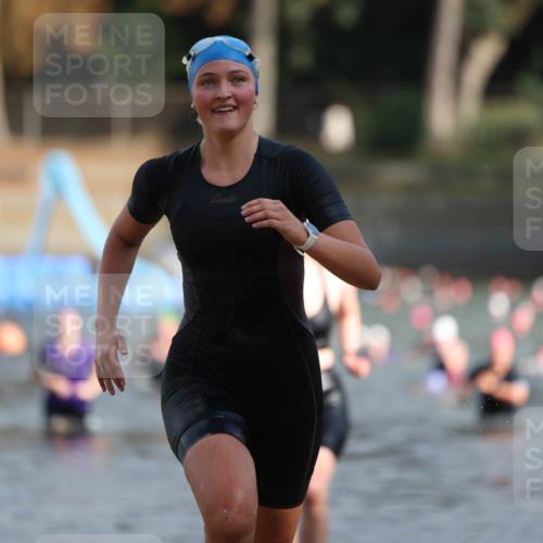14.09.2025 - Stadtparktriathlon Michael Strokosch http://msf.ph/oto/8870344 14.09.2025 11:13:18 Schwimmen 927, 1001 meine-sportfotos.de