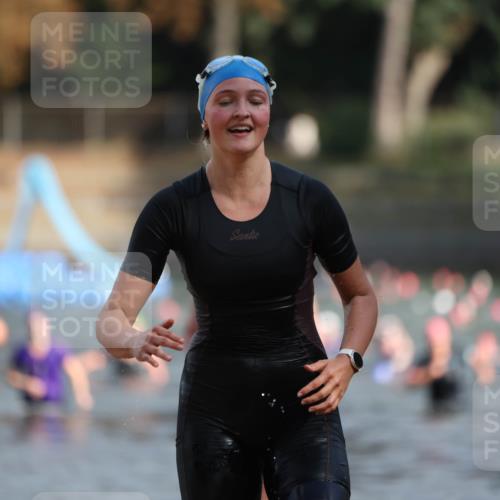 14.09.2025 - Stadtparktriathlon Michael Strokosch http://msf.ph/oto/8870346 14.09.2025 11:13:19 Schwimmen 927, 975, 1001 meine-sportfotos.de