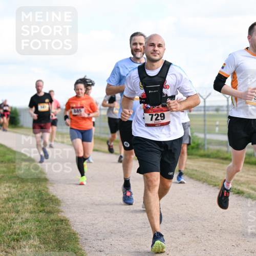 14.09.2025 - Airport Race Dr. Thomas Lammeyer http://msf.ph/oto/8870356 14.09.2025 12:14:50 Laufen 885, 729, 907 meine-sportfotos.de