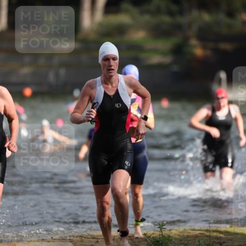 14.09.2025 - Stadtparktriathlon Michael Strokosch http://msf.ph/oto/8870398 14.09.2025 11:13:39 Schwimmen 937, 938, 960, 981, 982, 1018 meine-sportfotos.de