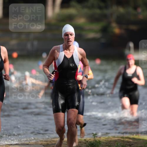 14.09.2025 - Stadtparktriathlon Michael Strokosch http://msf.ph/oto/8870399 14.09.2025 11:13:39 Schwimmen 937, 938, 960, 981, 982, 1018 meine-sportfotos.de