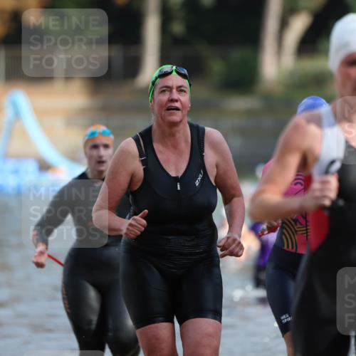 14.09.2025 - Stadtparktriathlon Michael Strokosch http://msf.ph/oto/8870408 14.09.2025 11:13:41 Schwimmen 937, 938, 960, 981, 982 meine-sportfotos.de