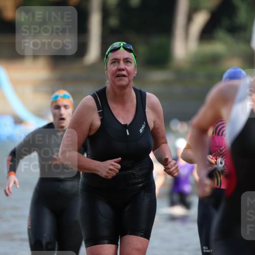 14.09.2025 - Stadtparktriathlon Michael Strokosch http://msf.ph/oto/8870410 14.09.2025 11:13:41 Schwimmen 937, 938, 960, 981, 982 meine-sportfotos.de