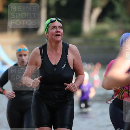 14.09.2025 - Stadtparktriathlon Michael Strokosch http://msf.ph/oto/8870413 14.09.2025 11:13:42 Schwimmen 937, 938, 960, 981, 982 meine-sportfotos.de