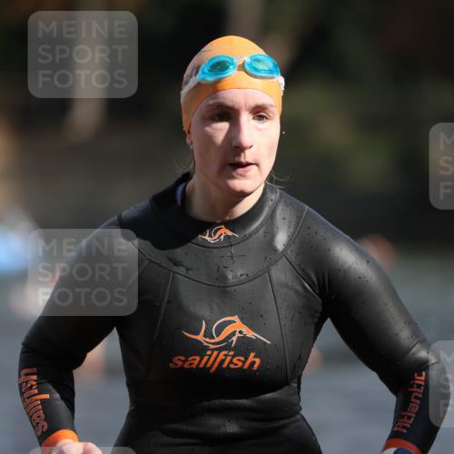 14.09.2025 - Stadtparktriathlon Michael Strokosch http://msf.ph/oto/8870426 14.09.2025 11:13:45 Schwimmen 937, 938, 960, 981, 982 meine-sportfotos.de