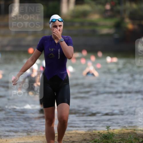 14.09.2025 - Stadtparktriathlon Michael Strokosch http://msf.ph/oto/8870432 14.09.2025 11:13:54 Schwimmen 1002, 1007 meine-sportfotos.de
