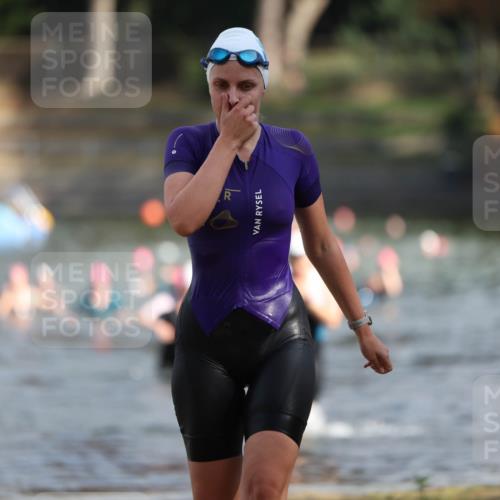 14.09.2025 - Stadtparktriathlon Michael Strokosch http://msf.ph/oto/8870436 14.09.2025 11:13:56 Schwimmen 929, 1002, 1007 meine-sportfotos.de