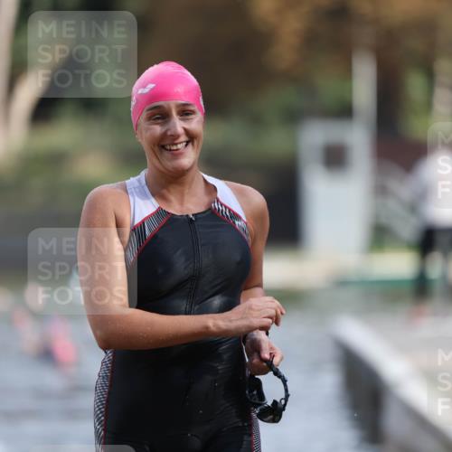 14.09.2025 - Stadtparktriathlon Michael Strokosch http://msf.ph/oto/8870515 14.09.2025 11:14:24 Schwimmen 939, 941, 964, 978, 997 meine-sportfotos.de