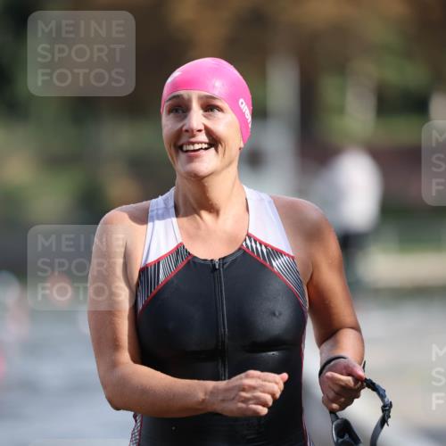 14.09.2025 - Stadtparktriathlon Michael Strokosch http://msf.ph/oto/8870519 14.09.2025 11:14:25 Schwimmen 939, 941, 964, 997 meine-sportfotos.de