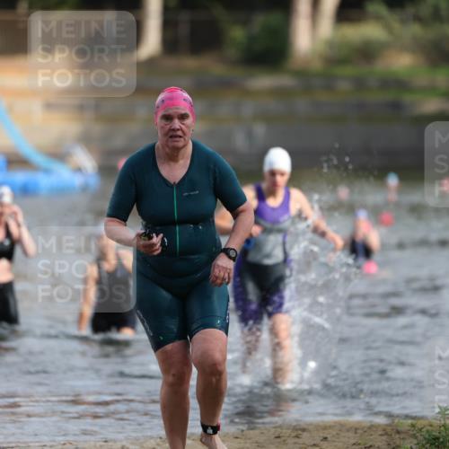 14.09.2025 - Stadtparktriathlon Michael Strokosch http://msf.ph/oto/8870525 14.09.2025 11:14:27 Schwimmen 939, 941, 997 meine-sportfotos.de