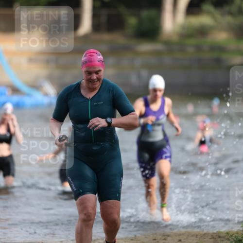 14.09.2025 - Stadtparktriathlon Michael Strokosch http://msf.ph/oto/8870528 14.09.2025 11:14:28 Schwimmen 939, 941 meine-sportfotos.de