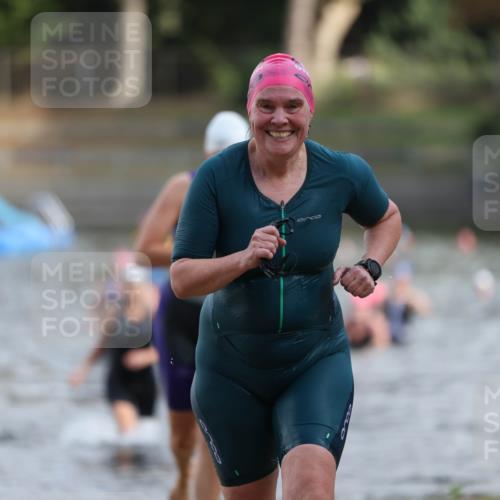 14.09.2025 - Stadtparktriathlon Michael Strokosch http://msf.ph/oto/8870544 14.09.2025 11:14:30 Schwimmen 939, 941, 946, 966 meine-sportfotos.de