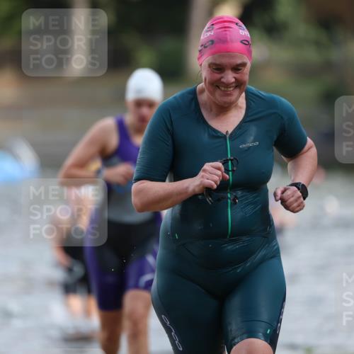 14.09.2025 - Stadtparktriathlon Michael Strokosch http://msf.ph/oto/8870549 14.09.2025 11:14:31 Schwimmen 939, 941, 946, 966 meine-sportfotos.de