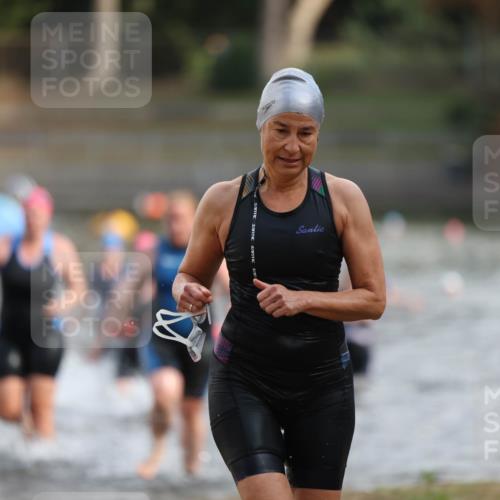 14.09.2025 - Stadtparktriathlon Michael Strokosch http://msf.ph/oto/8870563 14.09.2025 11:14:40 Schwimmen 946, 957, 958, 963, 966, 970 meine-sportfotos.de
