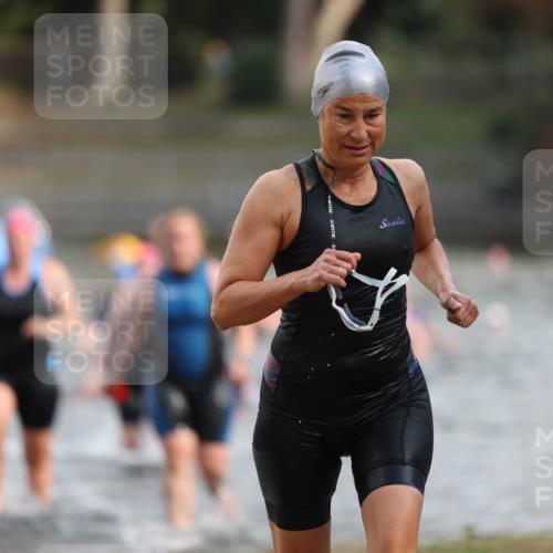 14.09.2025 - Stadtparktriathlon Michael Strokosch http://msf.ph/oto/8870565 14.09.2025 11:14:40 Schwimmen 946, 957, 958, 963, 966, 970 meine-sportfotos.de