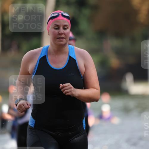 14.09.2025 - Stadtparktriathlon Michael Strokosch http://msf.ph/oto/8870577 14.09.2025 11:14:48 Schwimmen 936, 952, 957, 958, 963, 970 meine-sportfotos.de