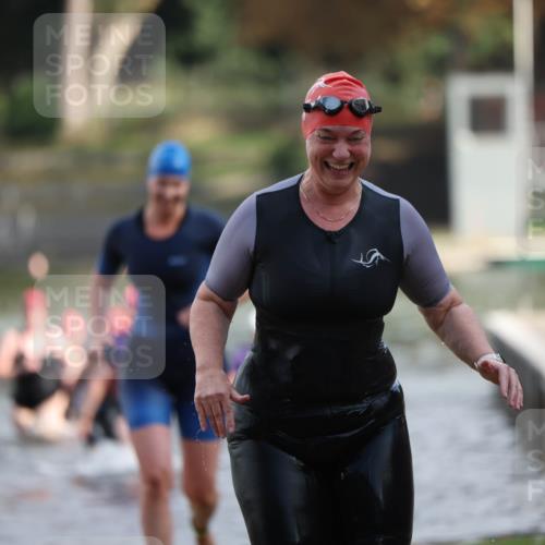 14.09.2025 - Stadtparktriathlon Michael Strokosch http://msf.ph/oto/8870604 14.09.2025 11:14:55 Schwimmen 936, 952, 963, 974, 980, 998, 1014 meine-sportfotos.de