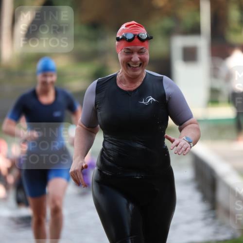 14.09.2025 - Stadtparktriathlon Michael Strokosch http://msf.ph/oto/8870605 14.09.2025 11:14:55 Schwimmen 936, 952, 963, 974, 980, 998, 1014 meine-sportfotos.de