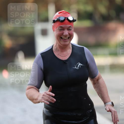 14.09.2025 - Stadtparktriathlon Michael Strokosch http://msf.ph/oto/8870610 14.09.2025 11:14:56 Schwimmen 936, 952, 974, 980, 998, 1014 meine-sportfotos.de