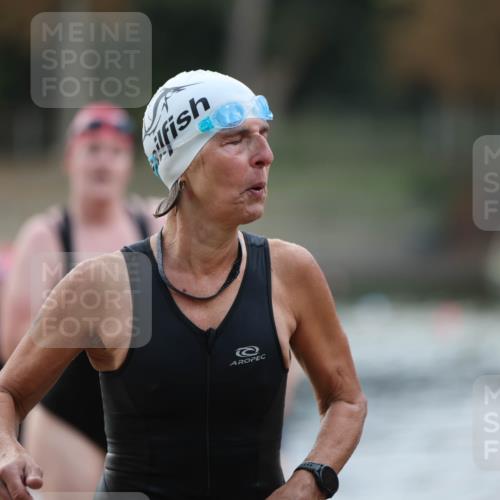 14.09.2025 - Stadtparktriathlon Michael Strokosch http://msf.ph/oto/8870637 14.09.2025 11:15:07 Schwimmen 948, 974, 980, 998, 1008, 1014 meine-sportfotos.de
