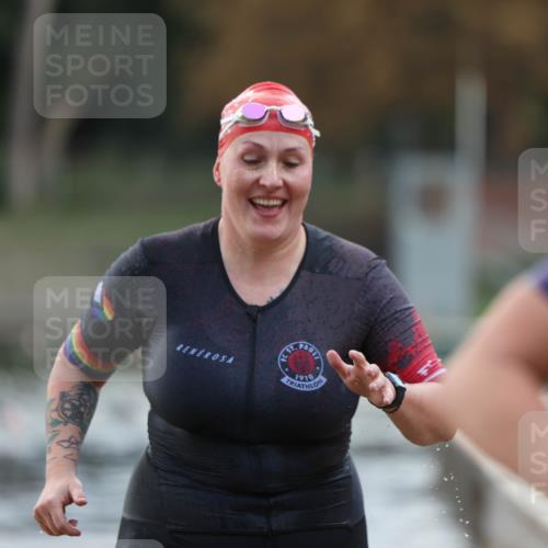 14.09.2025 - Stadtparktriathlon Michael Strokosch http://msf.ph/oto/8870656 14.09.2025 11:15:12 Schwimmen 948, 1008 meine-sportfotos.de