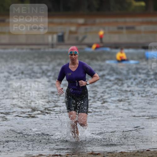 14.09.2025 - Stadtparktriathlon Michael Strokosch http://msf.ph/oto/8870666 14.09.2025 11:15:35 Schwimmen 972, 994 meine-sportfotos.de