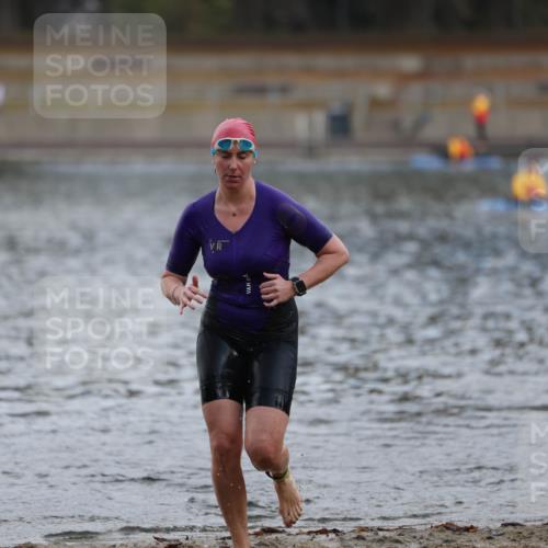 14.09.2025 - Stadtparktriathlon Michael Strokosch http://msf.ph/oto/8870672 14.09.2025 11:15:37 Schwimmen 972, 994 meine-sportfotos.de