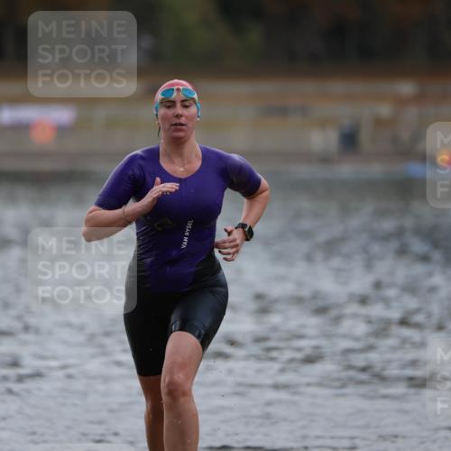 14.09.2025 - Stadtparktriathlon Michael Strokosch http://msf.ph/oto/8870676 14.09.2025 11:15:37 Schwimmen 972, 994 meine-sportfotos.de