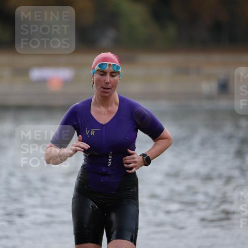 14.09.2025 - Stadtparktriathlon Michael Strokosch http://msf.ph/oto/8870678 14.09.2025 11:15:38 Schwimmen 972, 994 meine-sportfotos.de