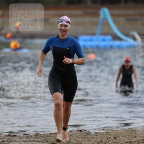 14.09.2025 - Stadtparktriathlon Michael Strokosch http://msf.ph/oto/8870689 14.09.2025 11:15:41 Schwimmen 924, 972, 994 meine-sportfotos.de