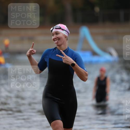 14.09.2025 - Stadtparktriathlon Michael Strokosch http://msf.ph/oto/8870698 14.09.2025 11:15:43 Schwimmen 924, 994, 1005 meine-sportfotos.de
