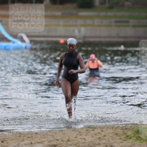 14.09.2025 - Stadtparktriathlon Michael Strokosch http://msf.ph/oto/8870709 14.09.2025 11:15:47 Schwimmen 924, 994, 1005 meine-sportfotos.de