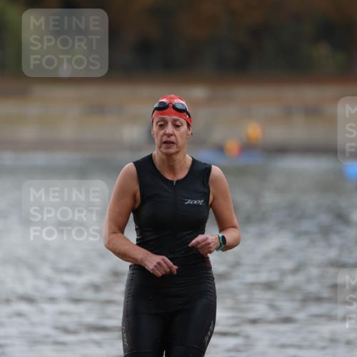 14.09.2025 - Stadtparktriathlon Michael Strokosch http://msf.ph/oto/8870737 14.09.2025 11:15:55 Schwimmen 924, 1005 meine-sportfotos.de