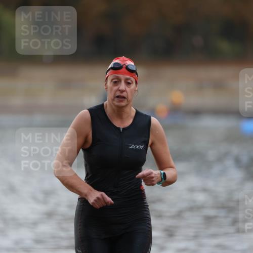14.09.2025 - Stadtparktriathlon Michael Strokosch http://msf.ph/oto/8870740 14.09.2025 11:15:55 Schwimmen 924, 1005 meine-sportfotos.de