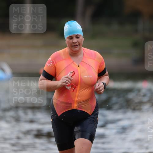 14.09.2025 - Stadtparktriathlon Michael Strokosch http://msf.ph/oto/8870762 14.09.2025 11:16:24 Schwimmen 986 meine-sportfotos.de