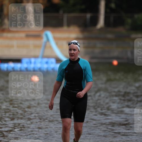 14.09.2025 - Stadtparktriathlon Michael Strokosch http://msf.ph/oto/8870803 14.09.2025 11:17:38 Schwimmen 1019 meine-sportfotos.de
