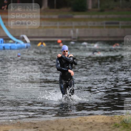 14.09.2025 - Stadtparktriathlon Michael Strokosch http://msf.ph/oto/8870848 14.09.2025 11:28:36 Schwimmen 1067 meine-sportfotos.de